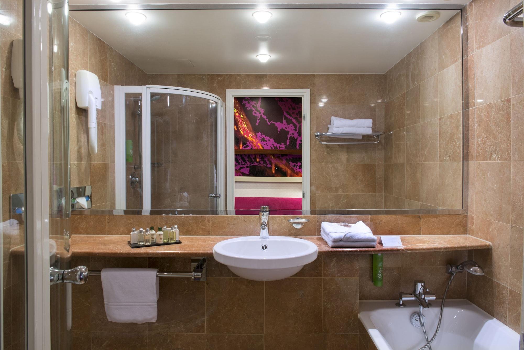 Hotel Ampere 4*